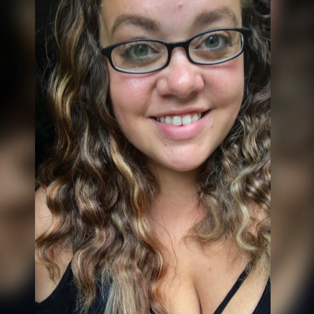 Meet your Posher, Becca